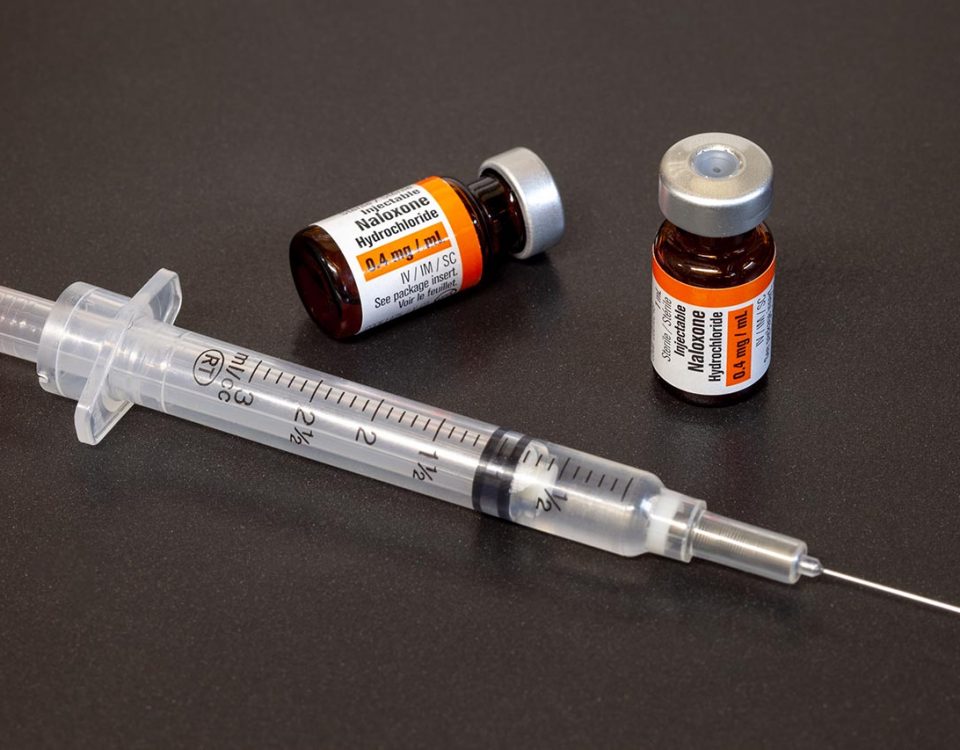 narcan bottle and syringe